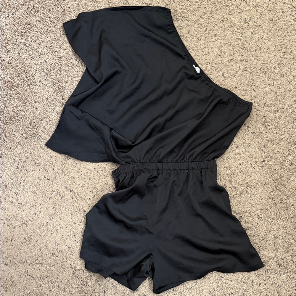 Women’s Black One-Shoulder Romper size medium